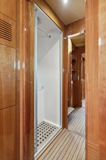 La Cura Yacht Photos Pics 