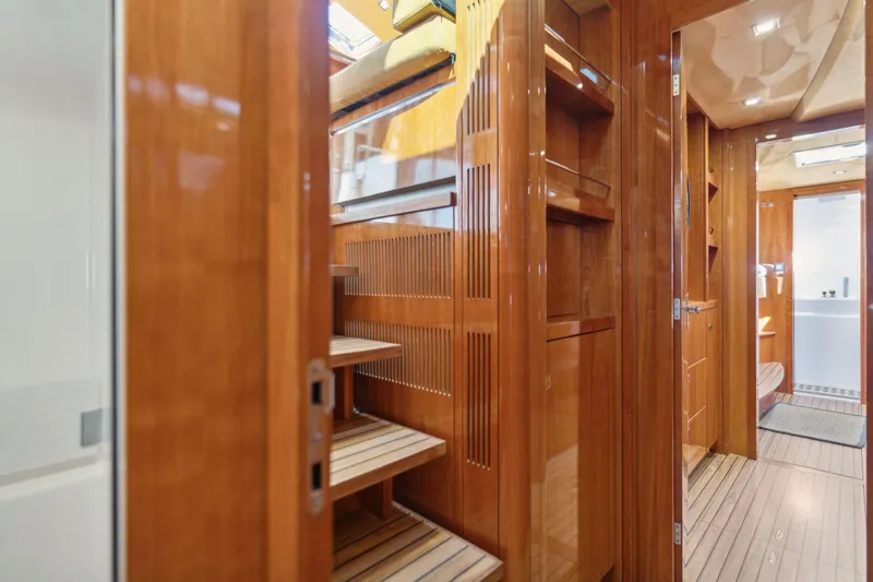 La Cura Yacht Photos Pics 