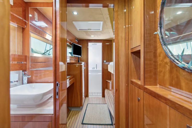 La Cura Yacht Photos Pics 