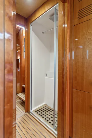 La Cura Yacht Photos Pics 