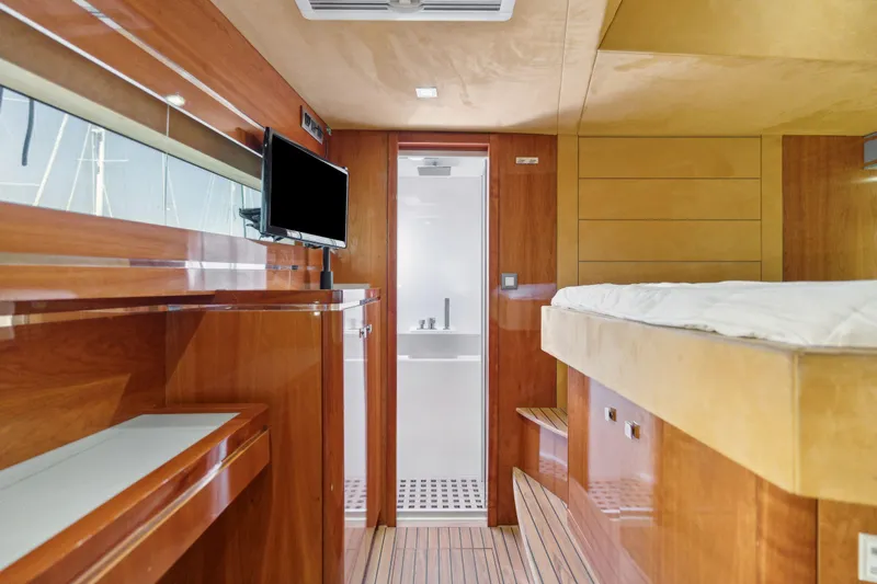 La Cura Yacht Photos Pics 