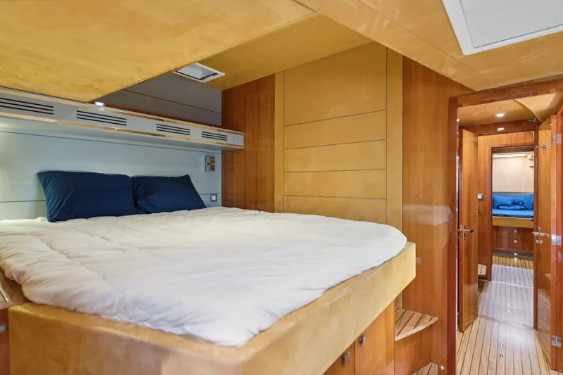 La Cura Yacht Photos Pics 