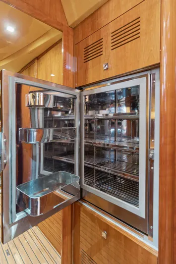 La Cura Yacht Photos Pics 