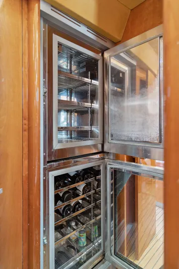 La Cura Yacht Photos Pics 