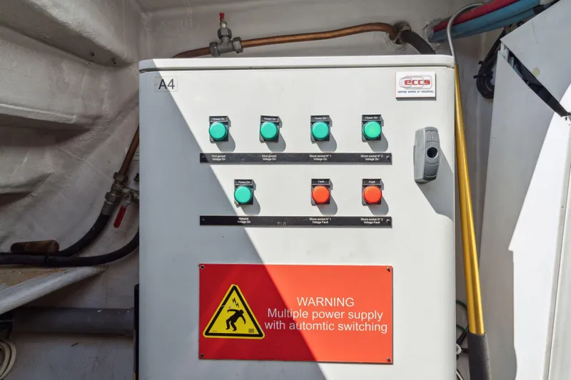 La Cura Yacht Photos Pics 