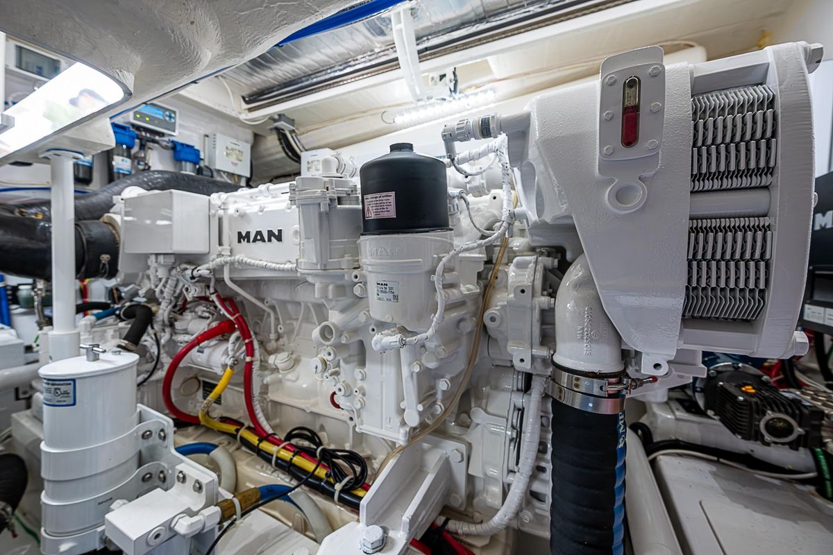 2021 Viking 46 