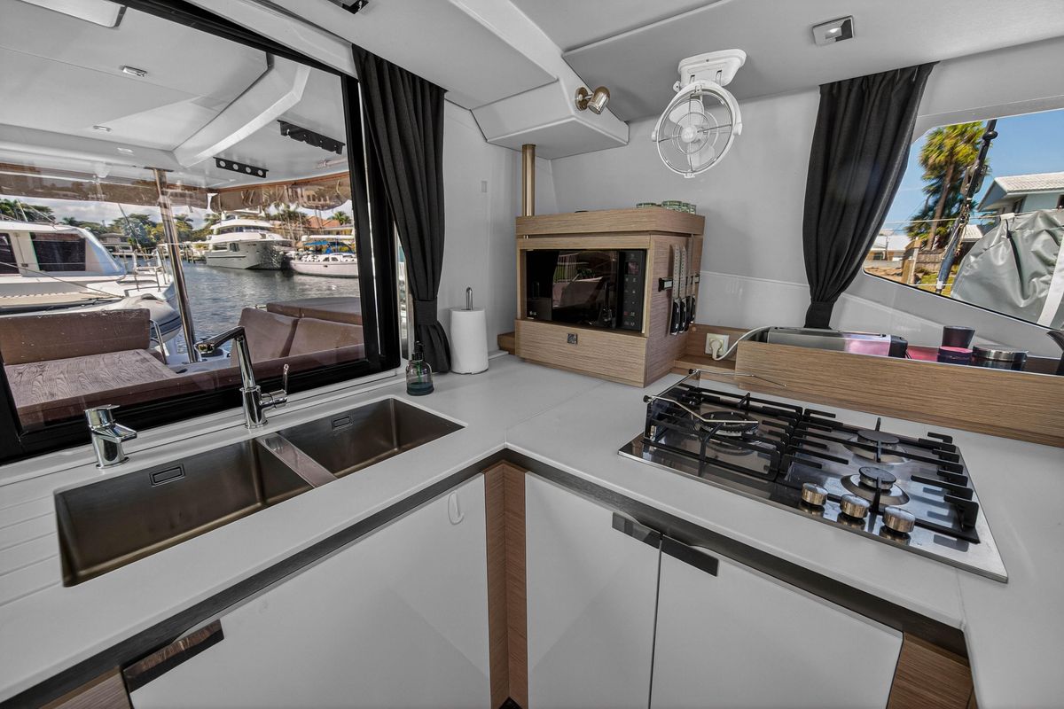 2022 Fountaine Pajot 47 