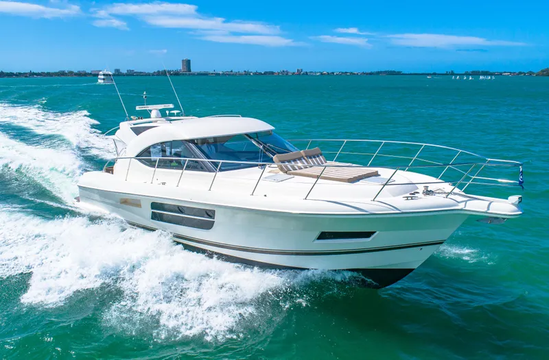 Belle-rosa Yacht Photos Pics Riviera 5000 Sport Yacht 2016 cruising on open sea.