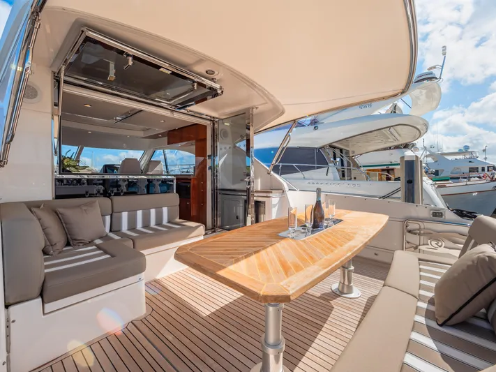 Belle-rosa Yacht Photos Pics Luxurious interior of the 2016 Riviera 5000 Sport Yacht.