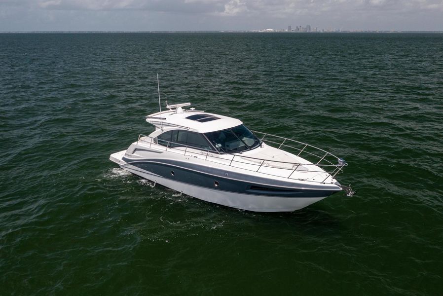 2016 Cruisers Yachts 41 Cantius