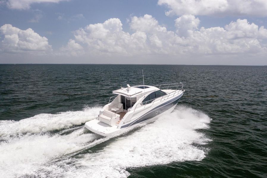 2016 Cruisers Yachts 41 Cantius