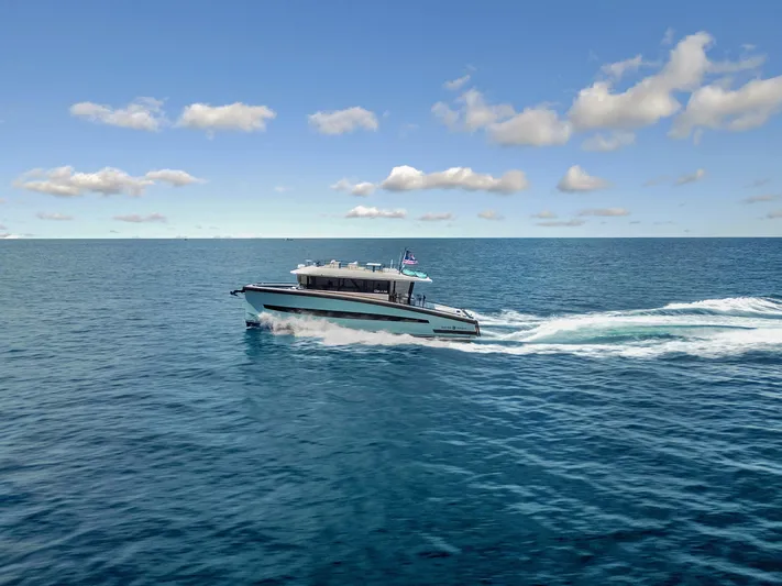 Go-n-hot Yacht Photos Pics 