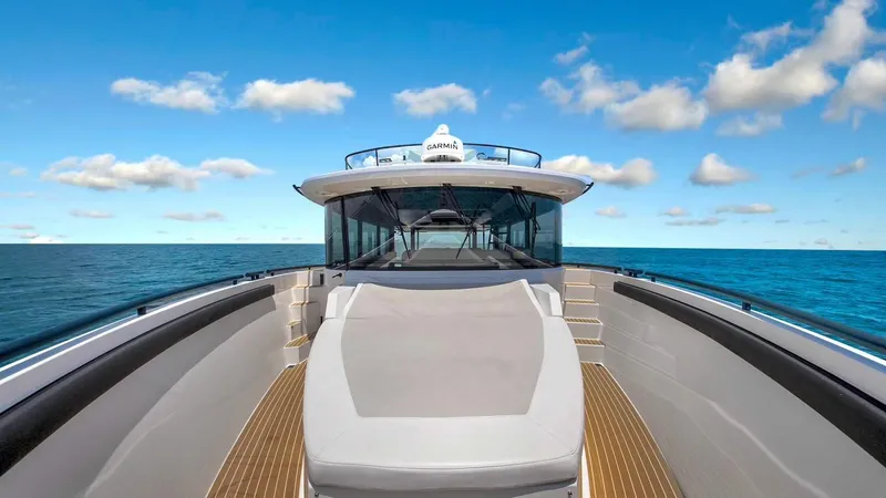 Go-n-hot Yacht Photos Pics 