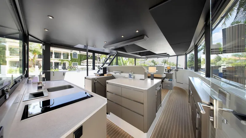 Go-n-hot Yacht Photos Pics 