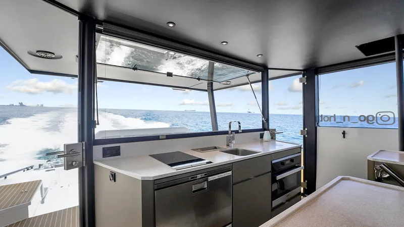 Go-n-hot Yacht Photos Pics 