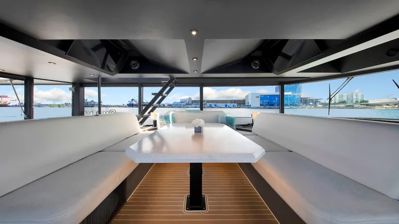 Go-n-hot Yacht Photos Pics 