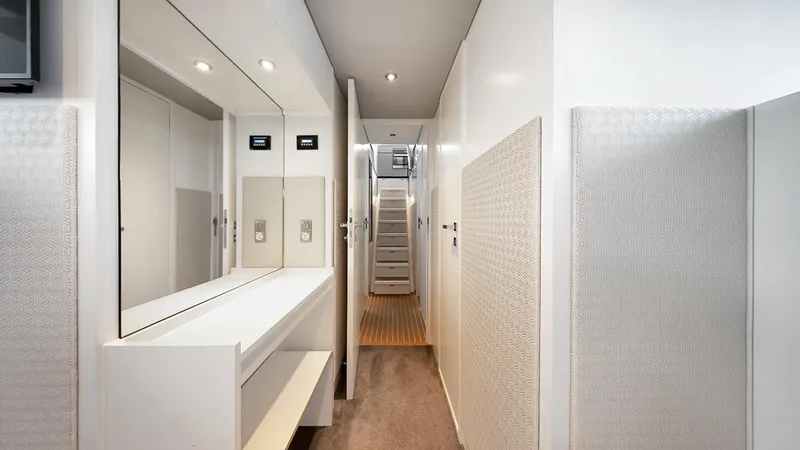 Go-n-hot Yacht Photos Pics 