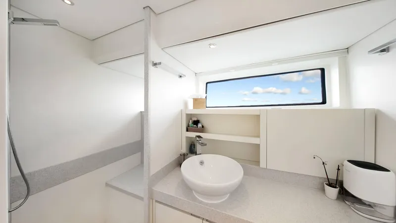 Go-n-hot Yacht Photos Pics 