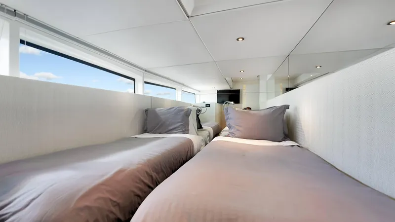 Go-n-hot Yacht Photos Pics 