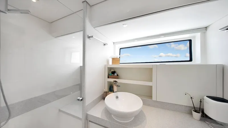 Go-n-hot Yacht Photos Pics 