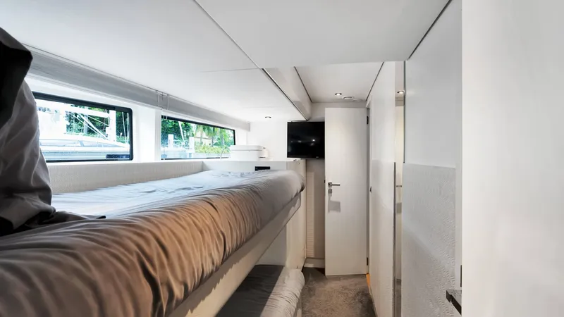 Go-n-hot Yacht Photos Pics 