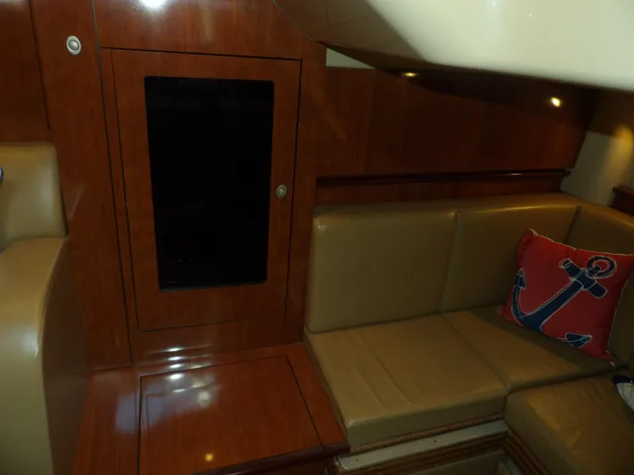 Parrotdise Yacht Photos Pics 