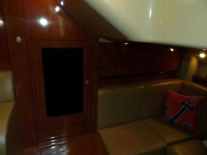 Parrotdise Yacht Photos Pics 