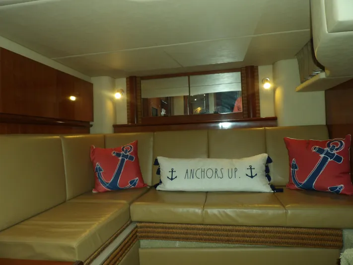 Parrotdise Yacht Photos Pics 