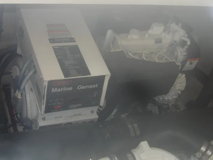 Parrotdise Yacht Photos Pics 