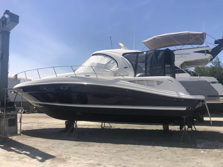 Parrotdise Yacht Photos Pics 