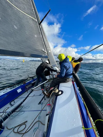 Manifest Yacht Photos Pics Sailors on 2016 Offshore Racing Van Munster Boats Fred Barrett 35 in action on open water.