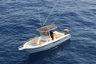 Pursuit 2470 Center Console