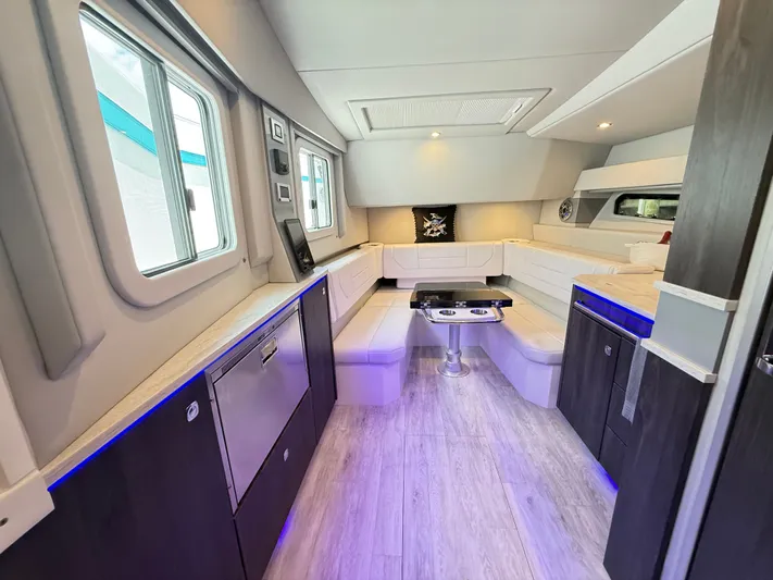  Yacht Photos Pics 2021 FORMULA 430 ASC - Image 16