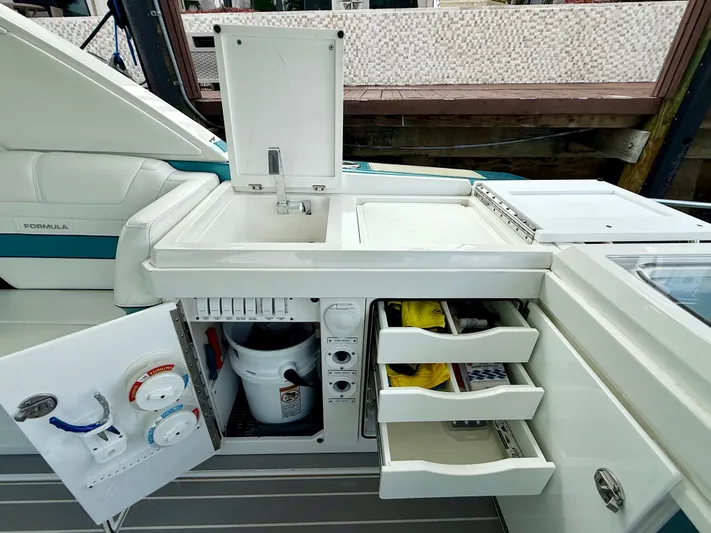  Yacht Photos Pics 2021 FORMULA 430 ASC - Image 12