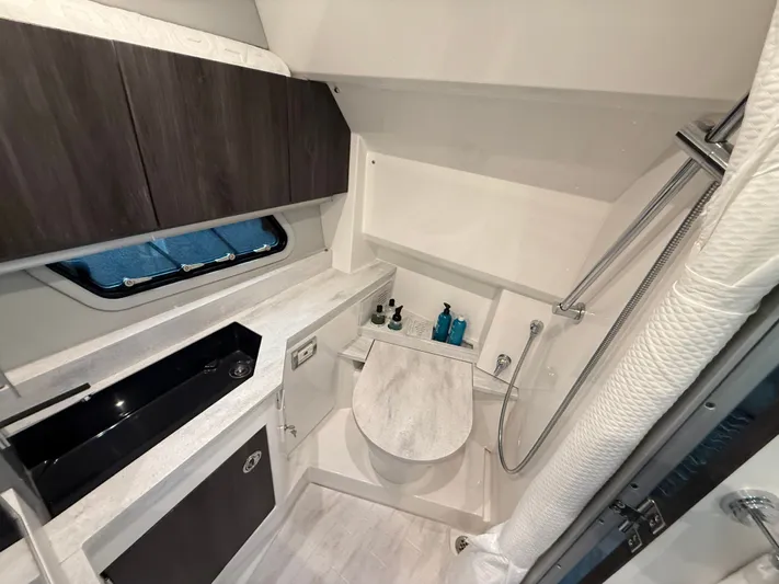  Yacht Photos Pics 2021 FORMULA 430 ASC - Image 23