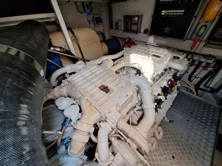 Vida II Yacht Photos Pics 