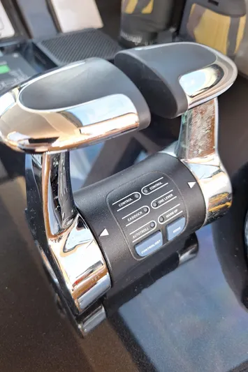 Vida II Yacht Photos Pics 