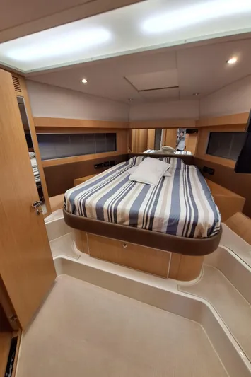 Vida II Yacht Photos Pics 