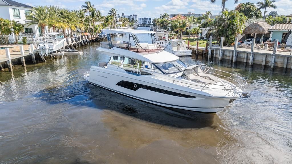 2021 Prestige 52 