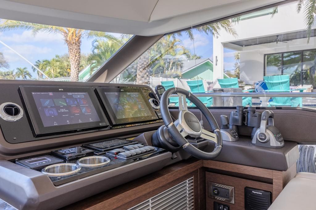2021 Prestige 52 