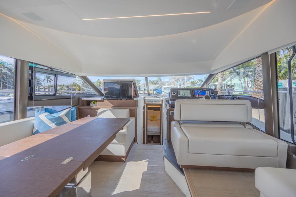 2021 Prestige 52 