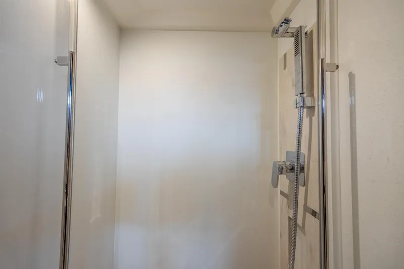 Happy Cay Yacht Photos Pics 