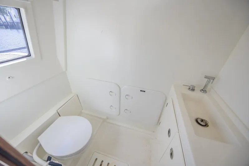 Happy Cay Yacht Photos Pics 