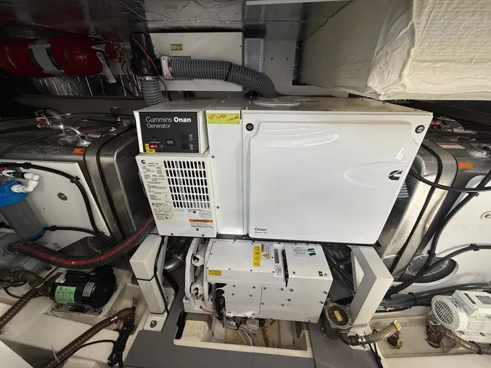 Happy Cay Yacht Photos Pics 