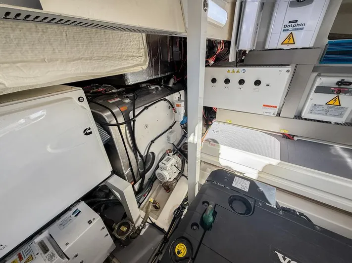 Happy Cay Yacht Photos Pics 