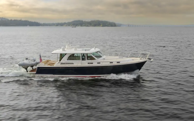 Patriot Yacht Photos Pics 