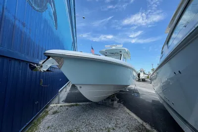 Everglades 335 CC