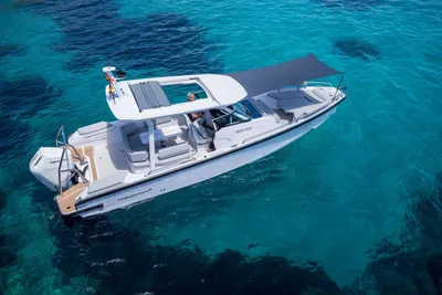 2025 Axopar 29 Sun Top