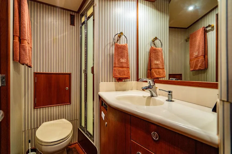 Sea D Yacht Photos Pics 