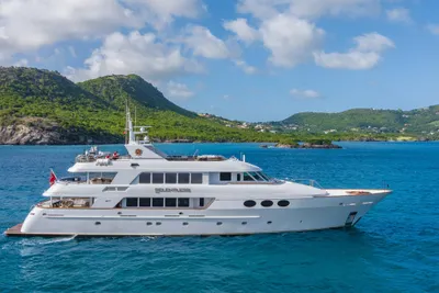 Trinity Yachts Tri-Deck MY